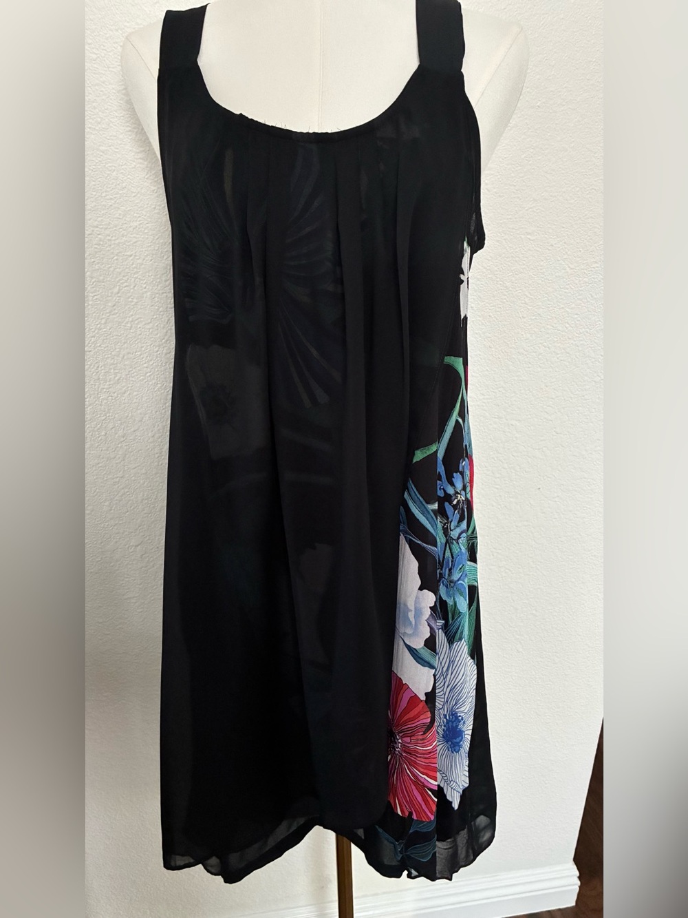 Desigual ladies Floral patterned sleeveless dress size Medium 40 Flowy Black